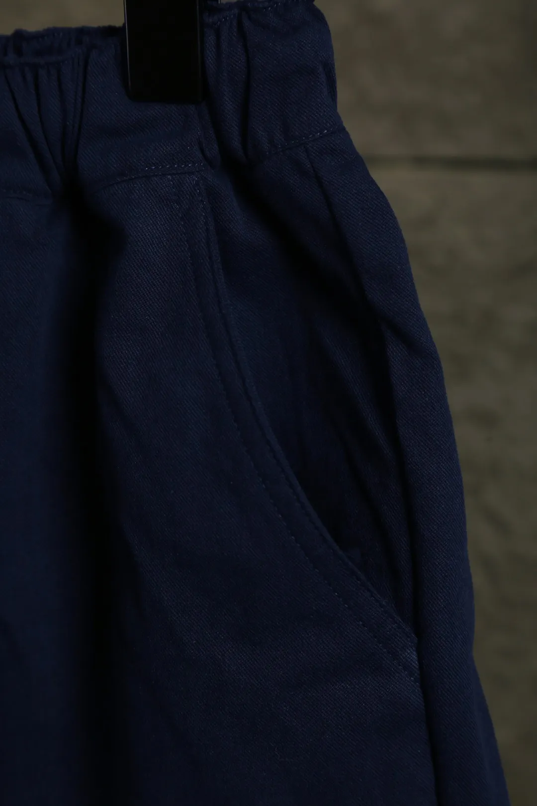 P146 Actual photo [Hot in summer] Style number: 25051# Color: Black/Navy/Khaki/Beige/Matte Pink Size: S to 100% restoration of workmanship, fake placket design with front waves, double stitched lines covering the independent waistband, 0.6 thread pressure for the whole garment ✅ - RL/women's classic drawstring cotton shorts, super long and wide-leg style, the upper body does not stick to the legs, breathable and cool, drawstring elastic waist, easy to wear and match, all shirts and short-sleeved suits are good-looking. If you like the lazy style, you must buy the refreshing commuting OOTD, practical and full, a must-have item for the summer wardrobe, clean and refreshing